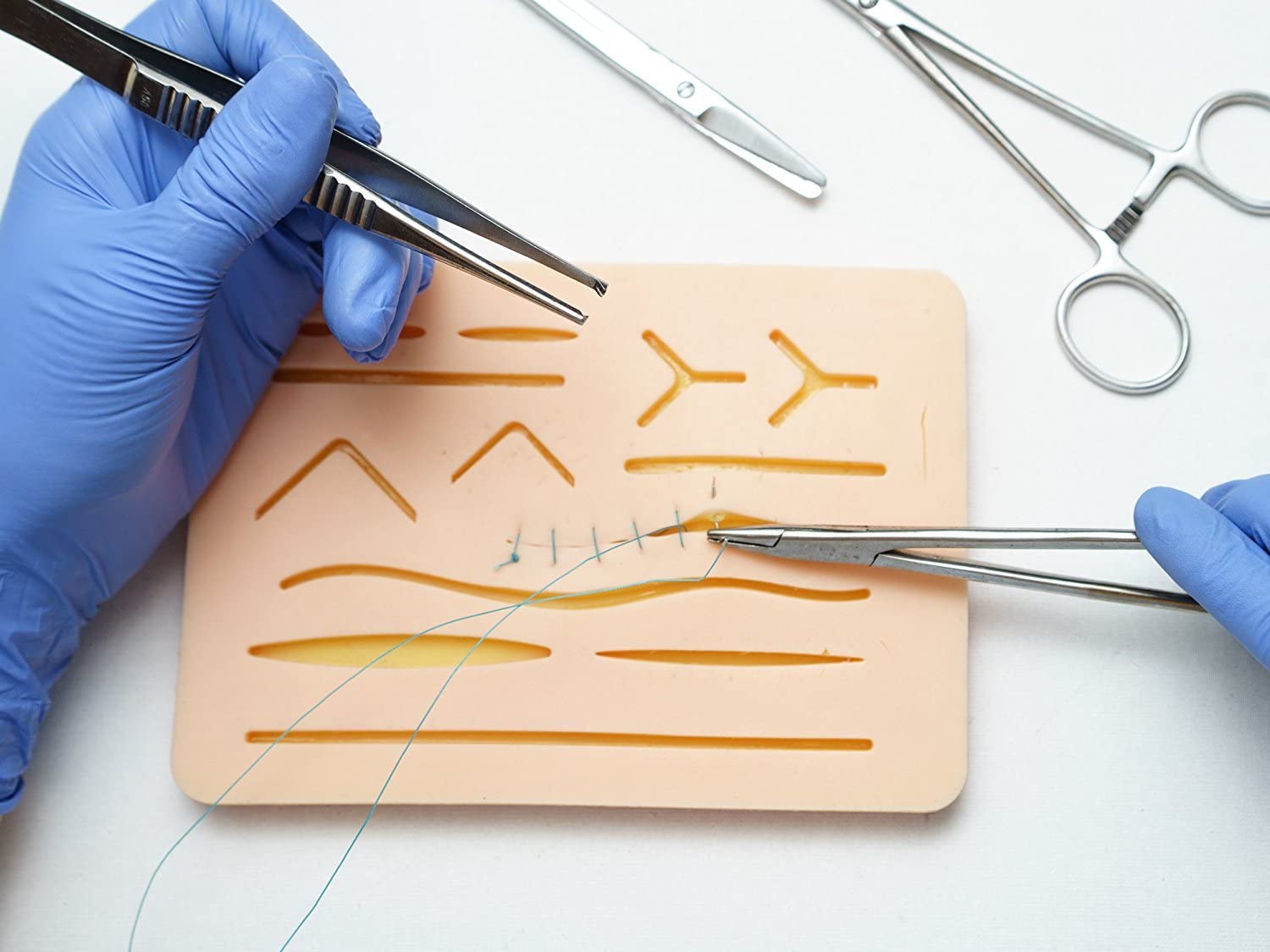 Kit de sutura Medskills® – MEDSKILLS